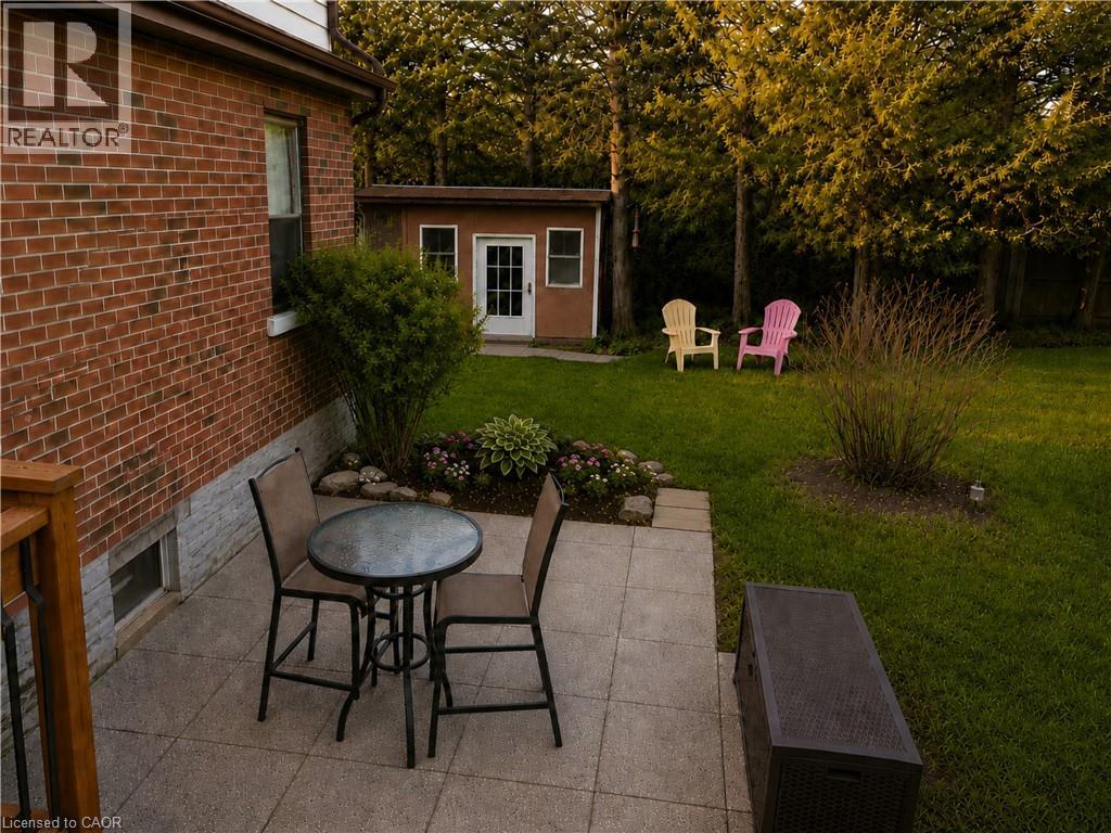 15 BARRETT Avenue - 25