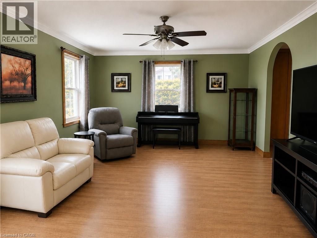 15 BARRETT Avenue - 5