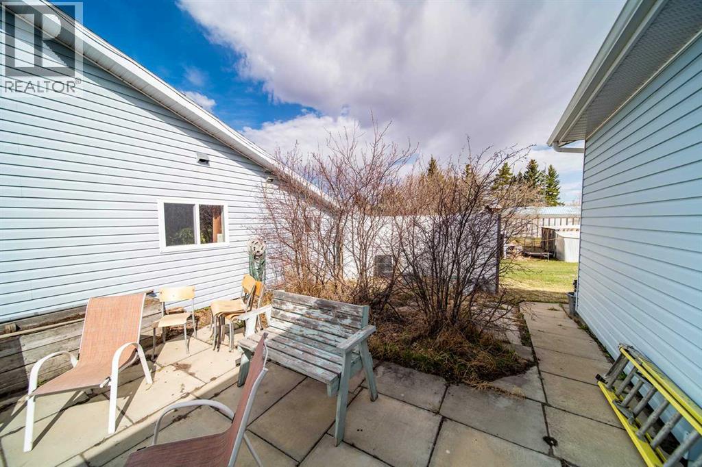 4608 51 Avenue - 27