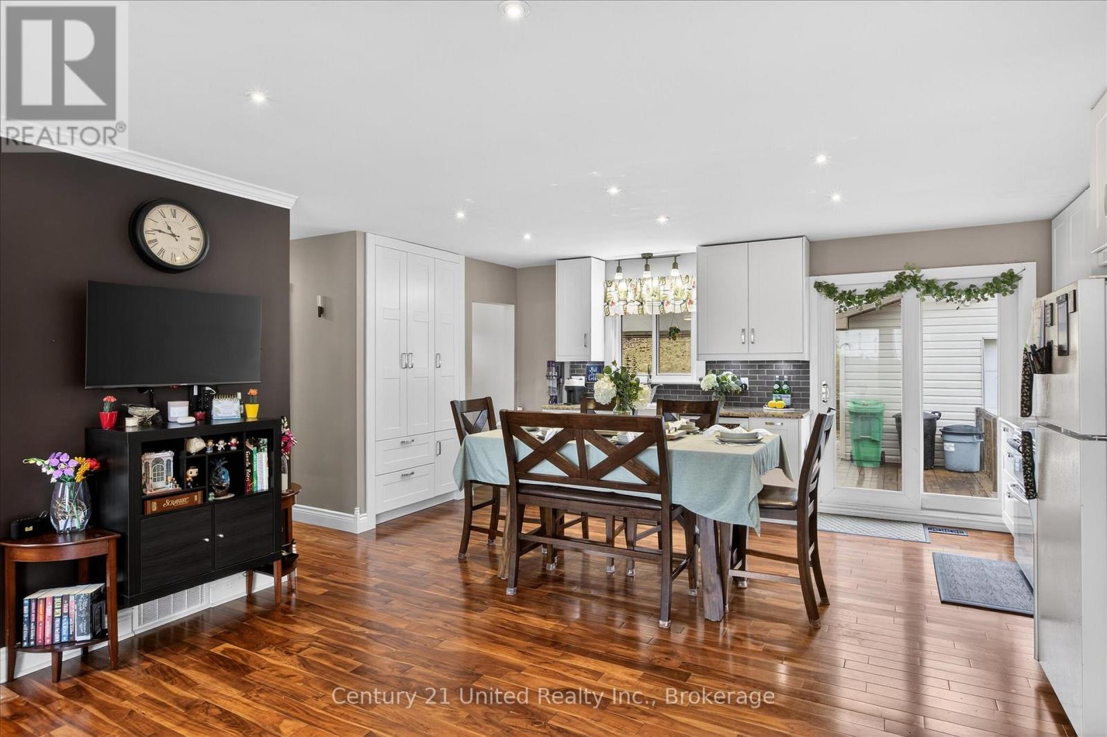 578 HILLSIDE STREET - 6