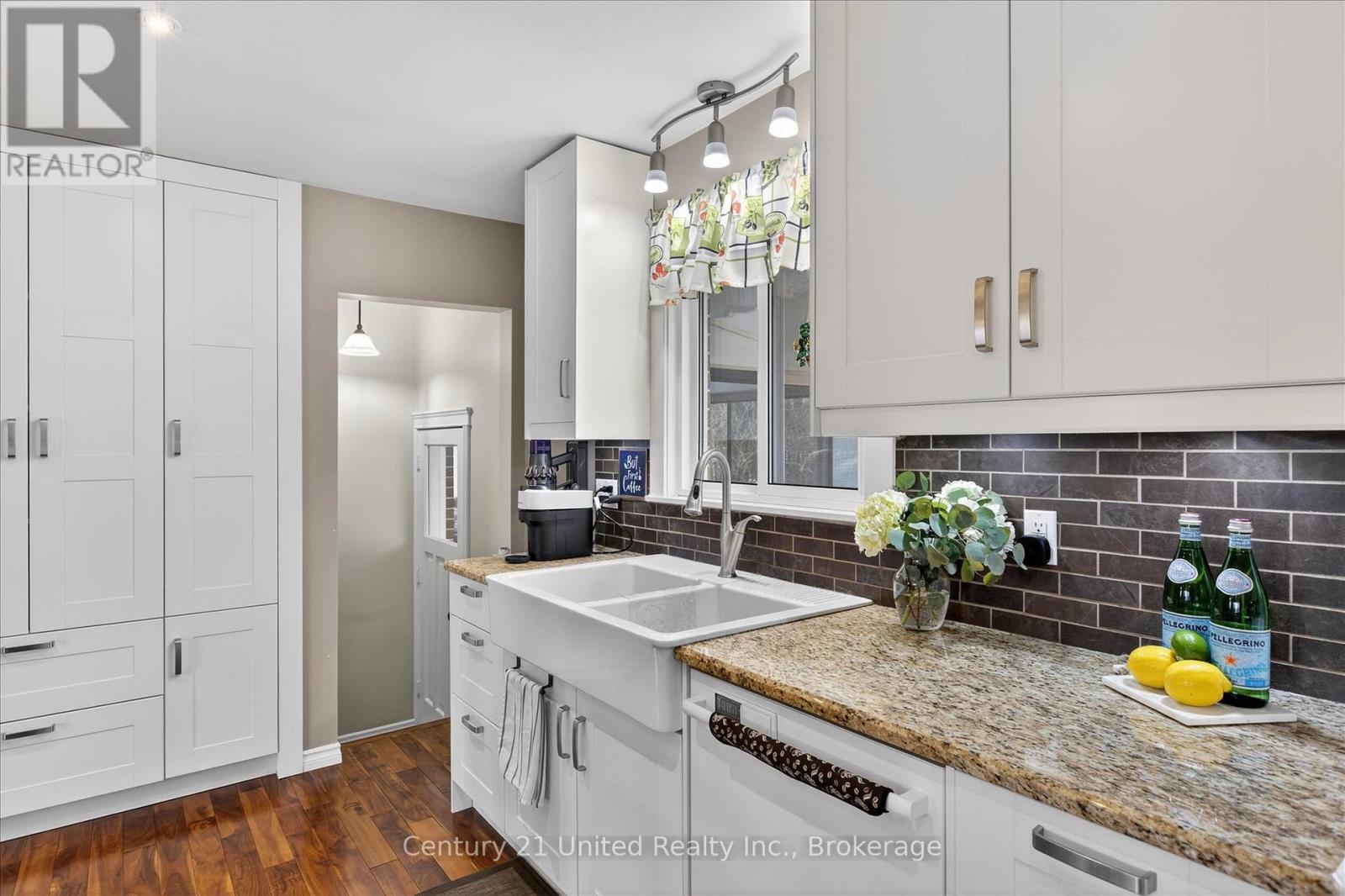 578 HILLSIDE STREET - 9