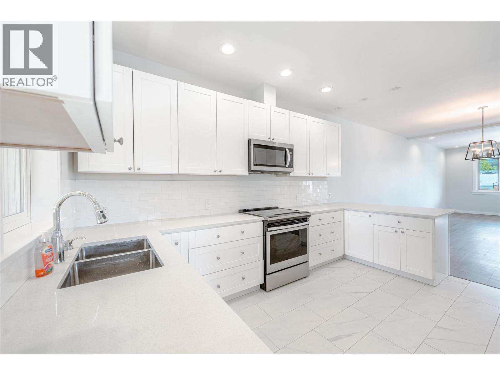 705 Center Street - 10