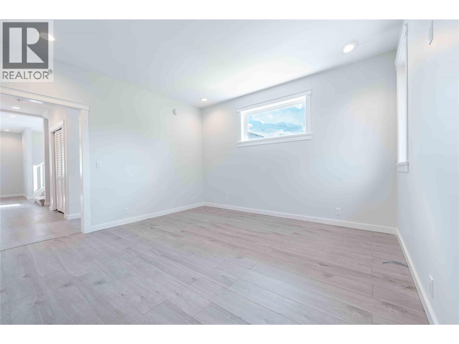 705 Center Street - 12