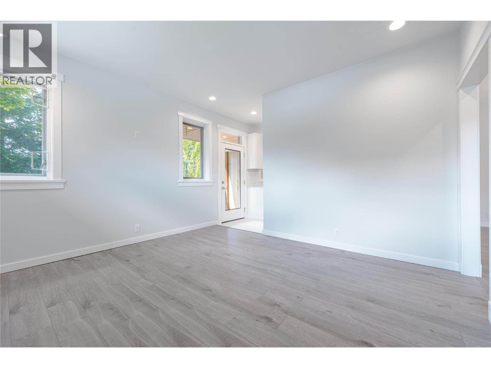 705 Center Street - 13