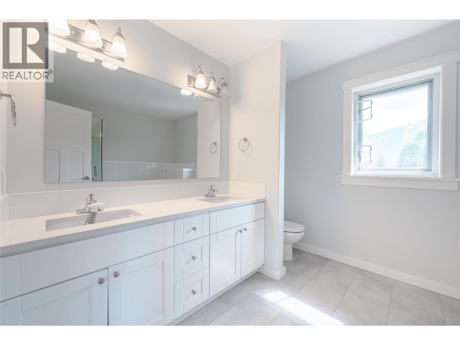 705 Center Street - 18