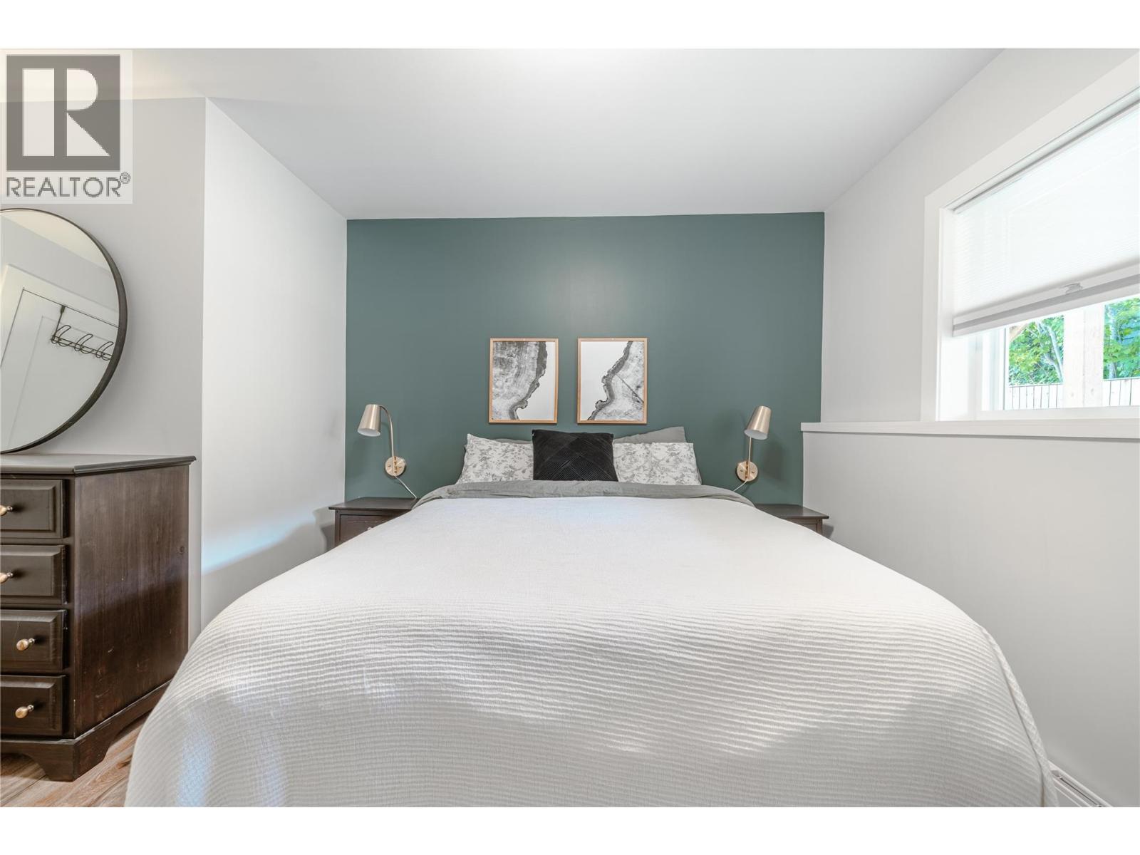705 Center Street - 37