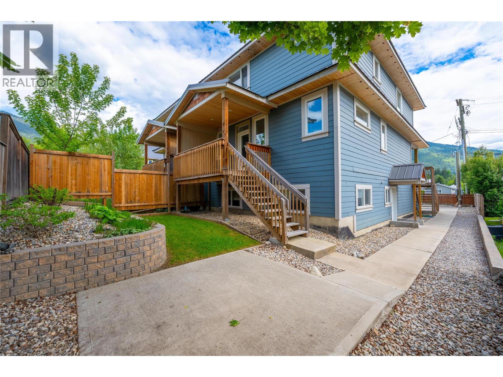 705 Center Street - 40