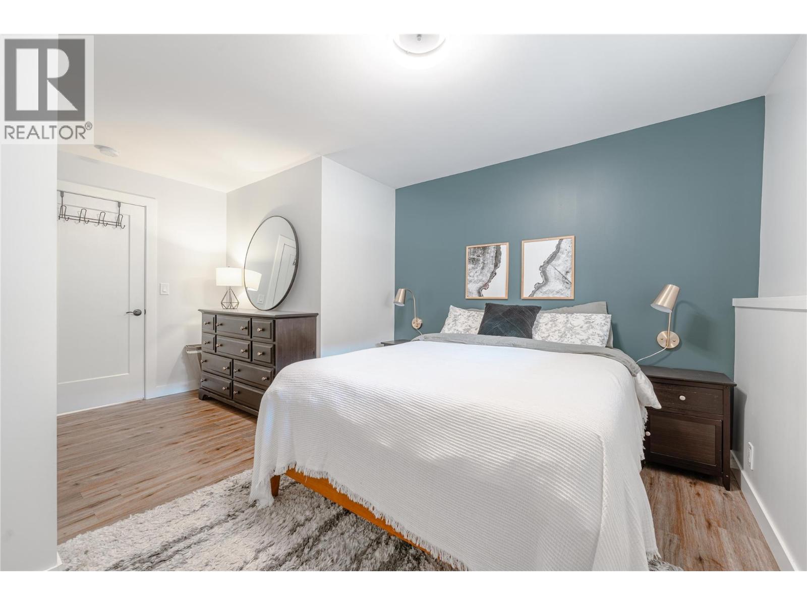705 Center Street - 35