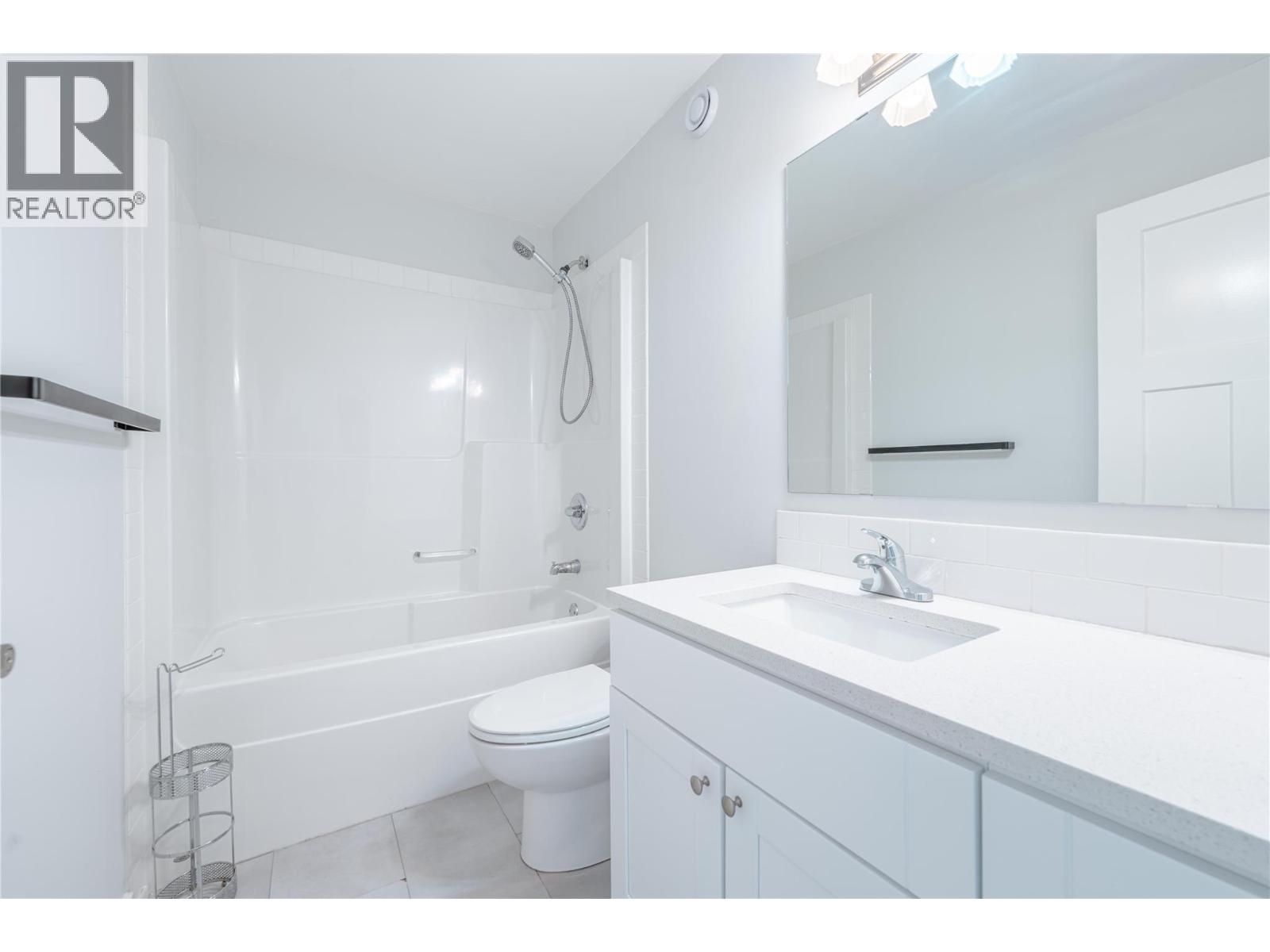705 Center Street - 25