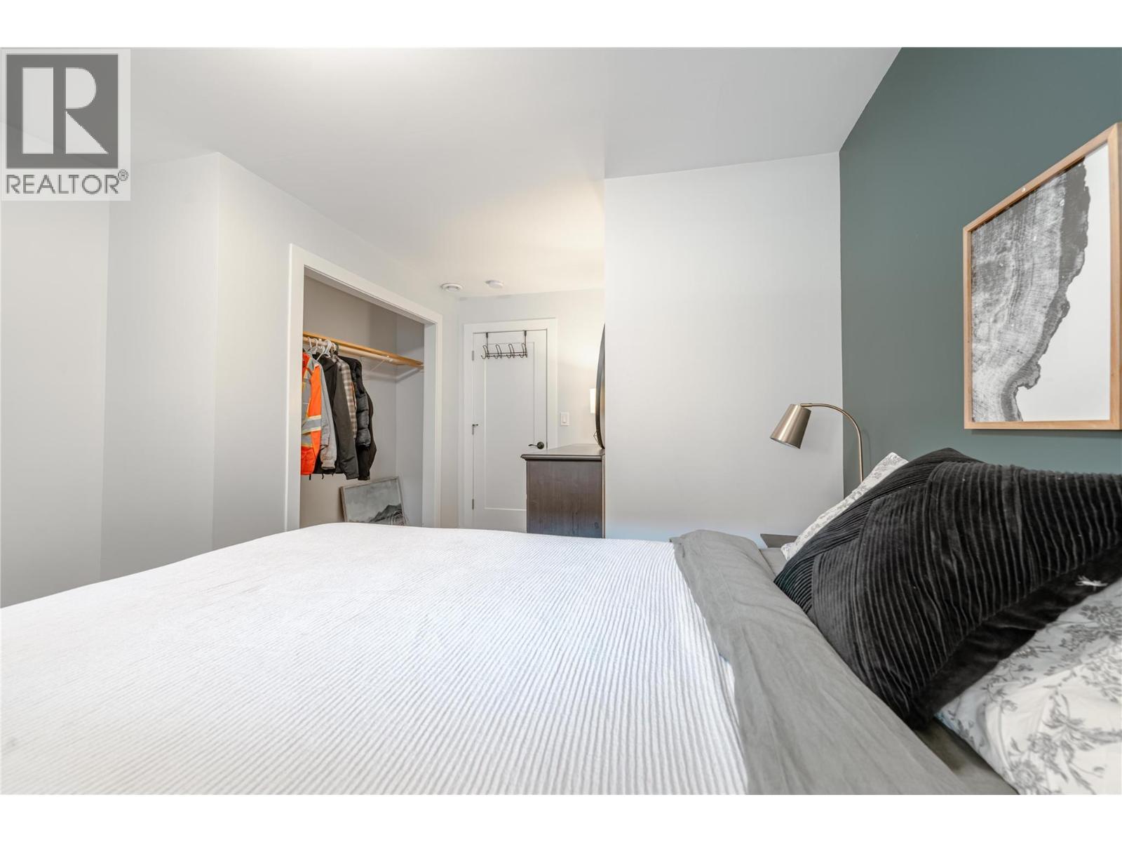 705 Center Street - 36