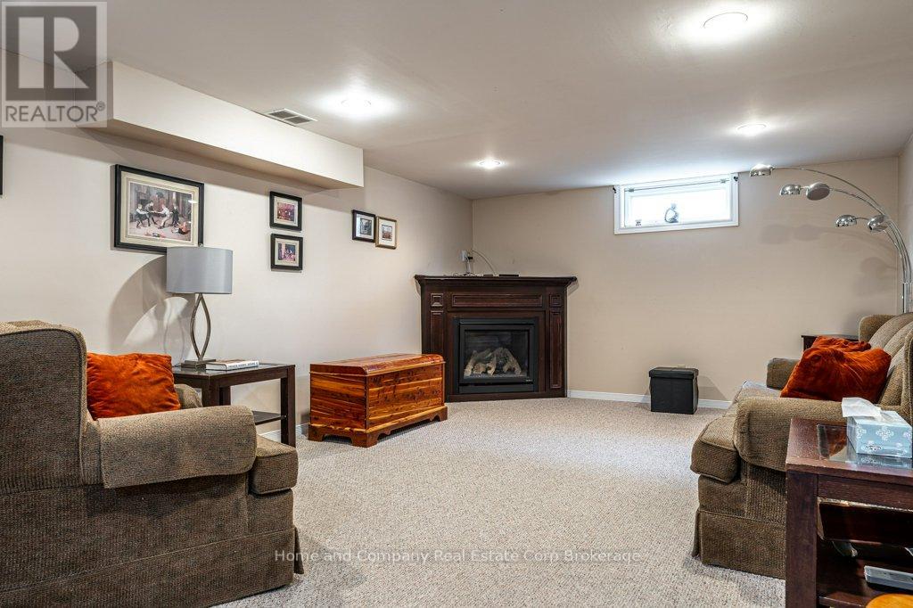 271 DEVON STREET - 17