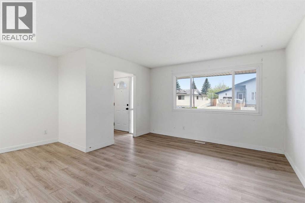 804 Madeira Drive NE - Image 3