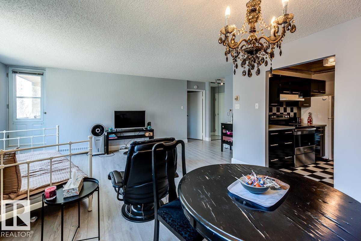 #302 9916 113 ST NW - 15