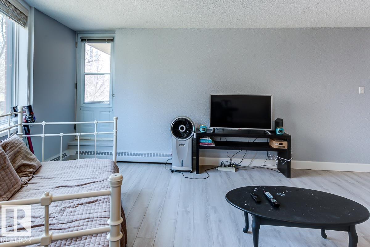 #302 9916 113 ST NW - 16