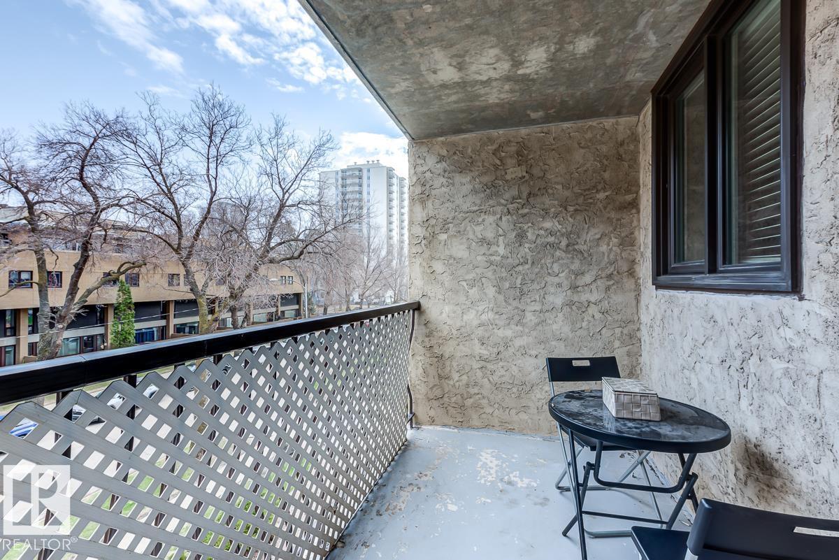 #302 9916 113 ST NW - 29