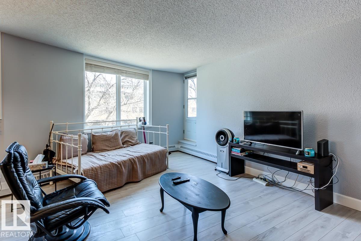 #302 9916 113 ST NW - 4