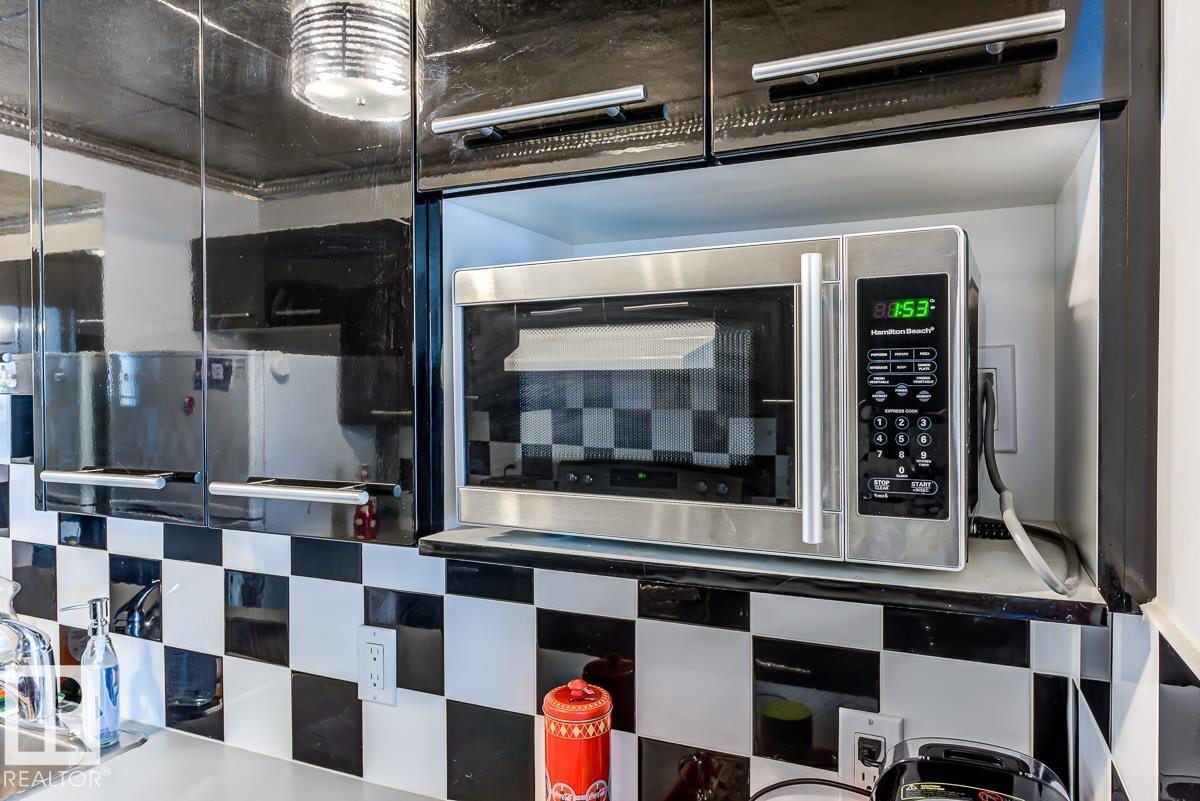 #302 9916 113 ST NW - 9