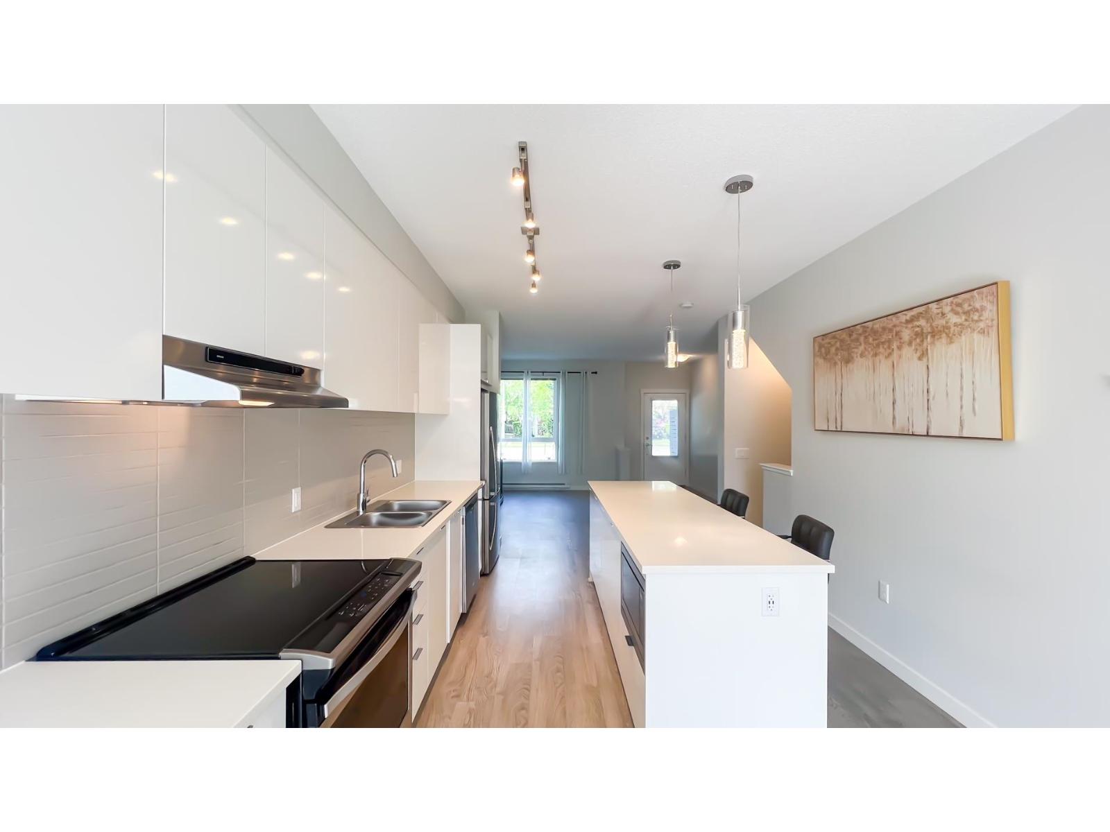 154 15111 EDMUND DRIVE, Surrey