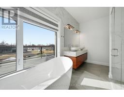 225 Summerview Terrace, Ottawa, ON K4P0E9 Photo 44