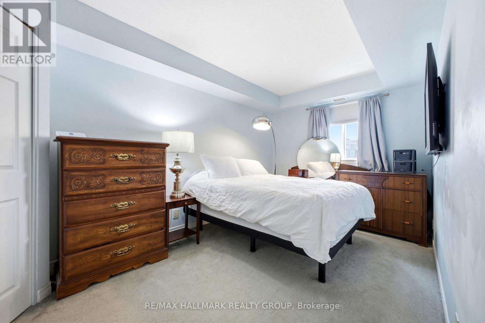 #PH13 429 SOMERSET STREET W - 12