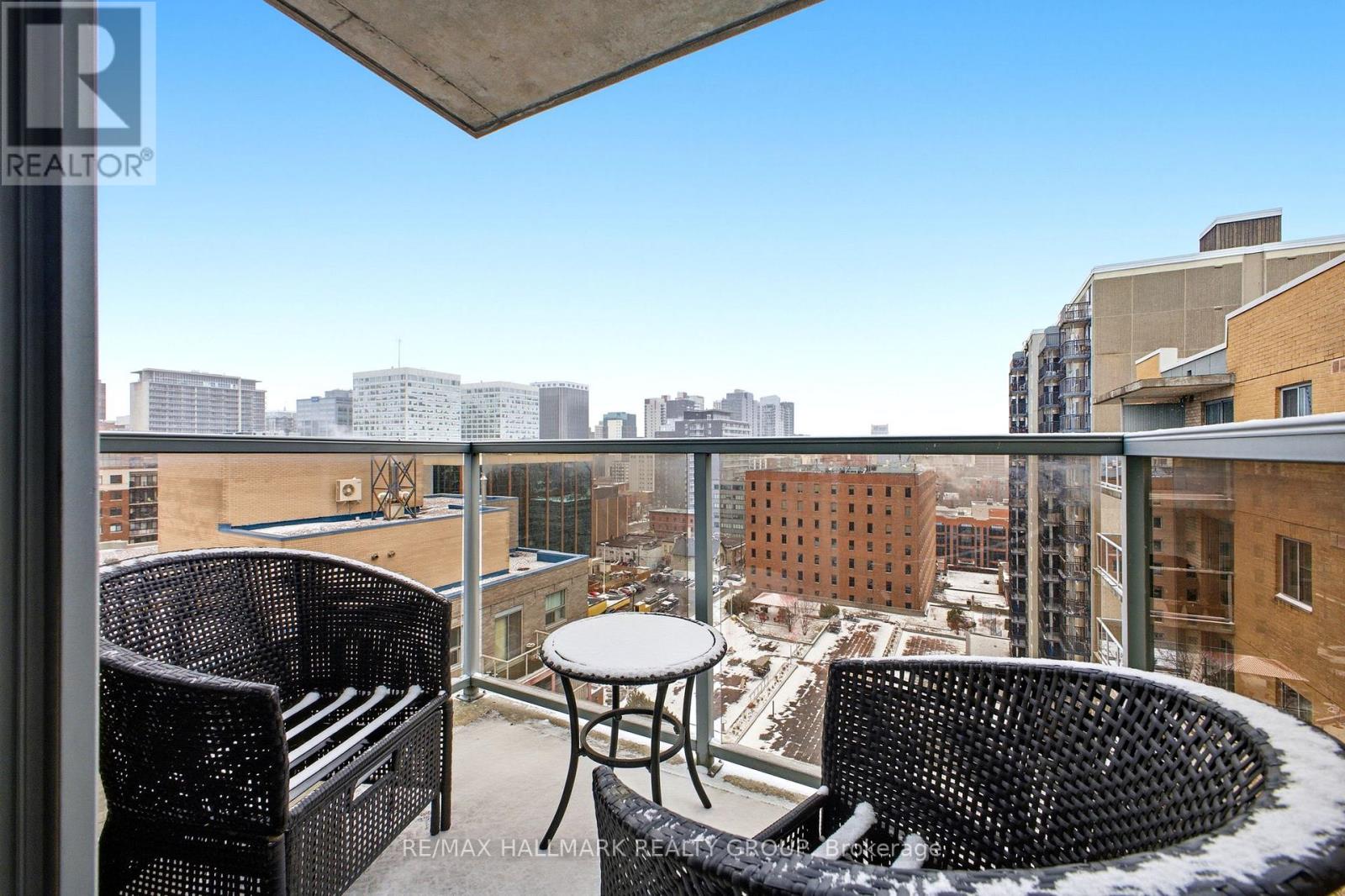 #PH13 429 SOMERSET STREET W - 16