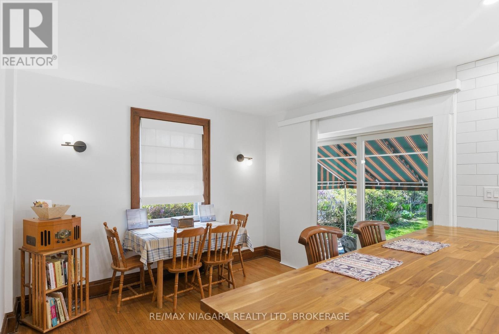 15 1/2 WOLESLEY AVENUE - 10