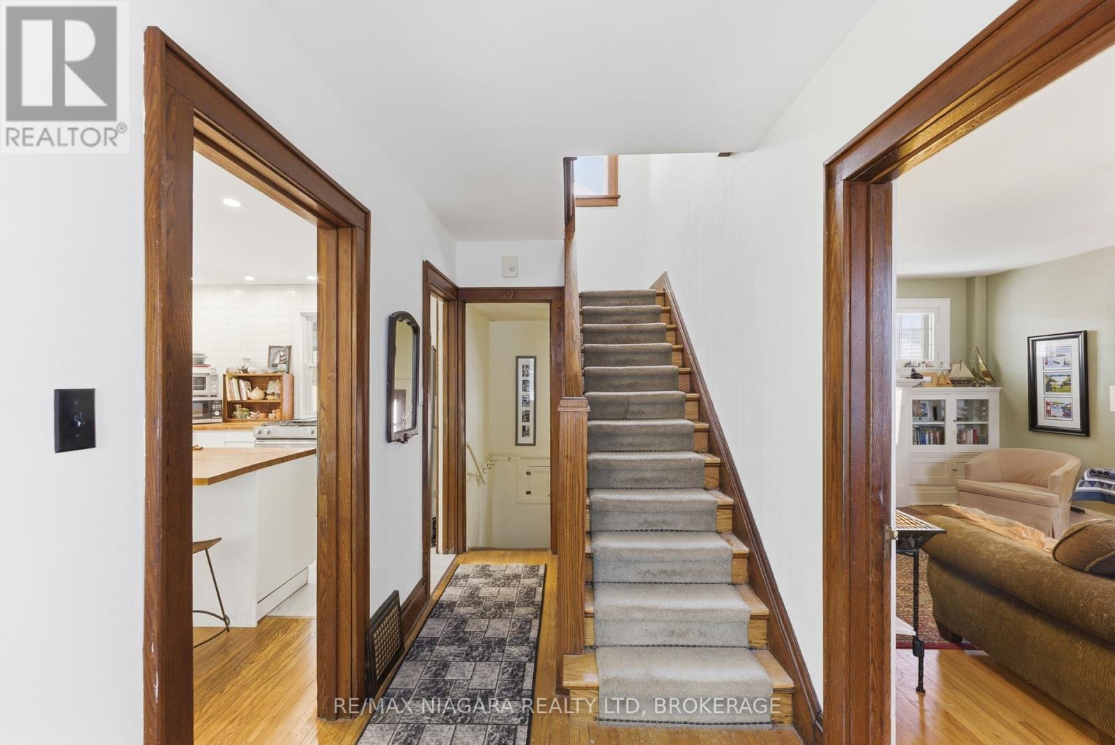 15 1/2 WOLESLEY AVENUE - 8