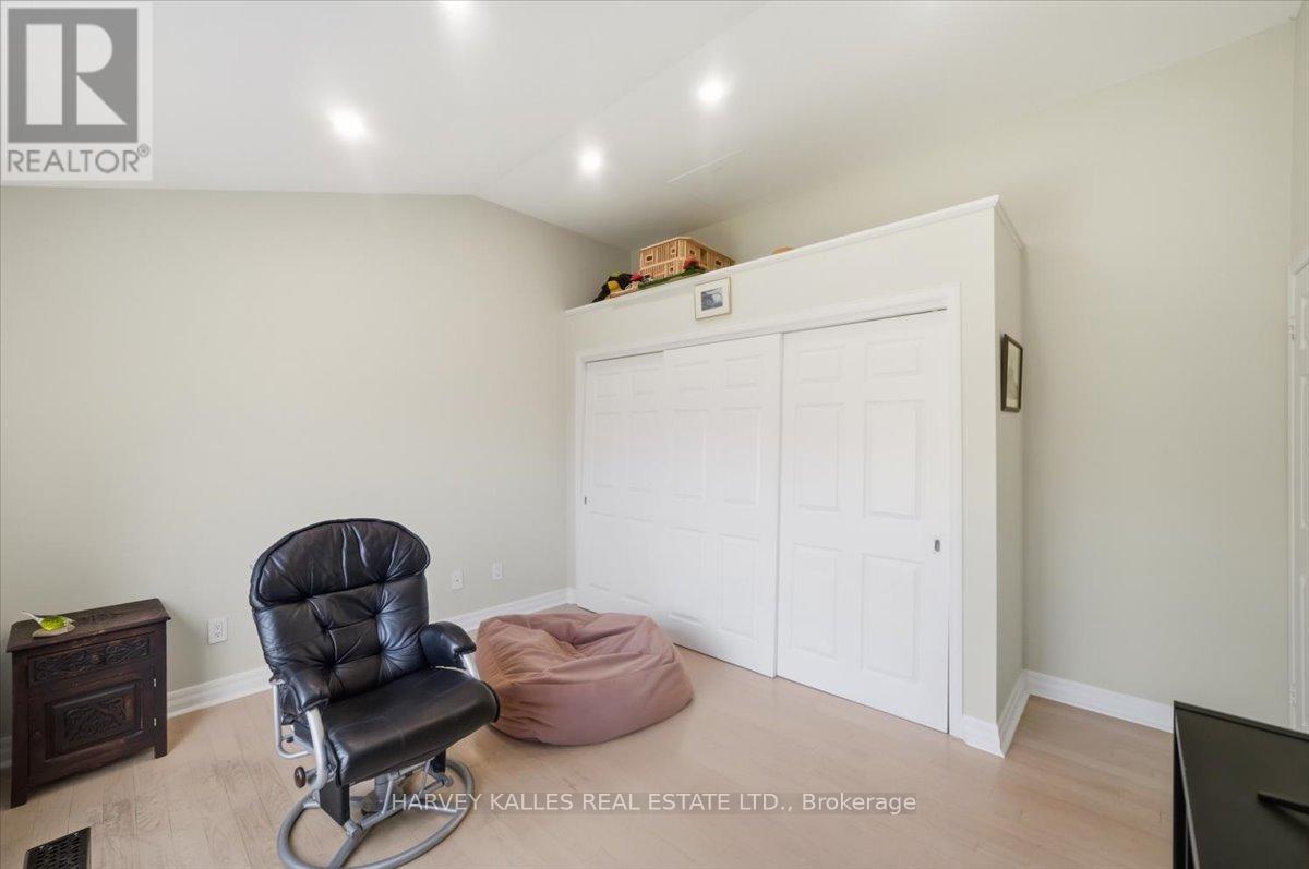 72 WALMER ROAD - 32