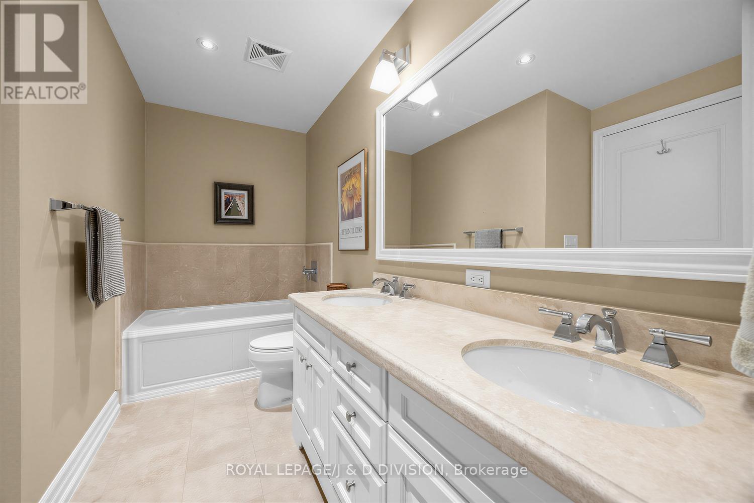 #518 21 BURKEBROOK PLACE - 24