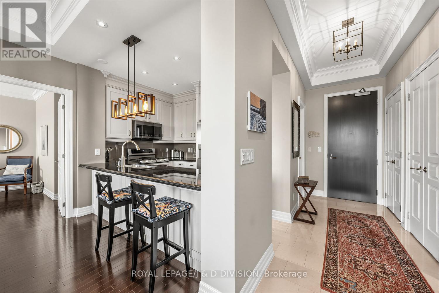 #518 21 BURKEBROOK PLACE - 7