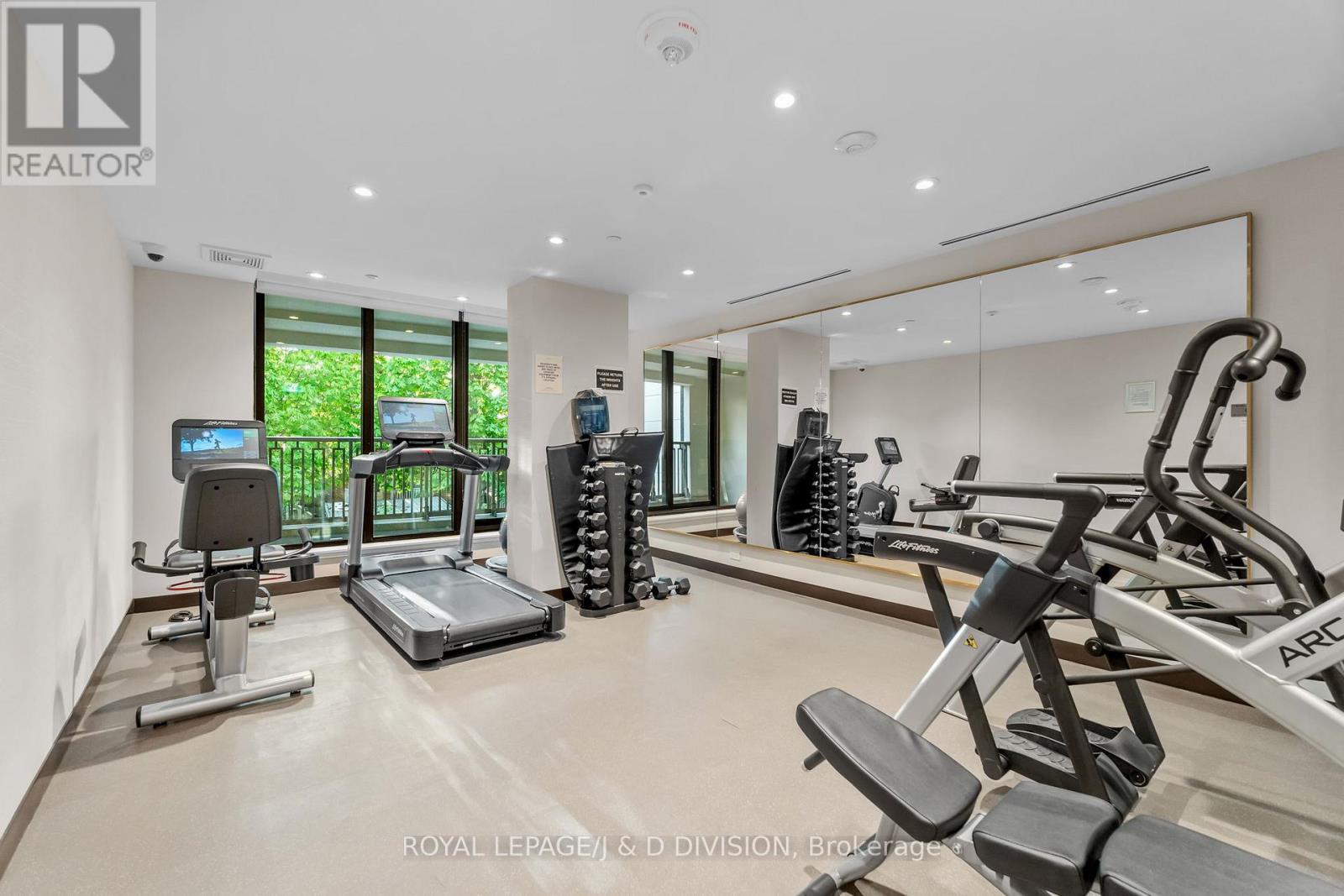 #710 1 STRATHGOWAN AVENUE - 24