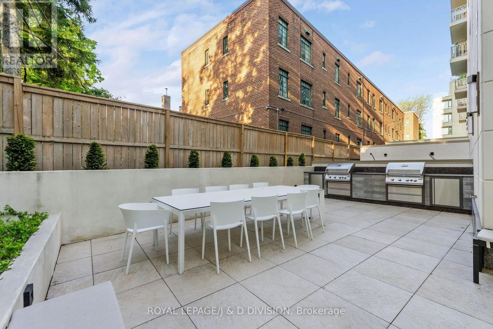 #710 1 STRATHGOWAN AVENUE - 26
