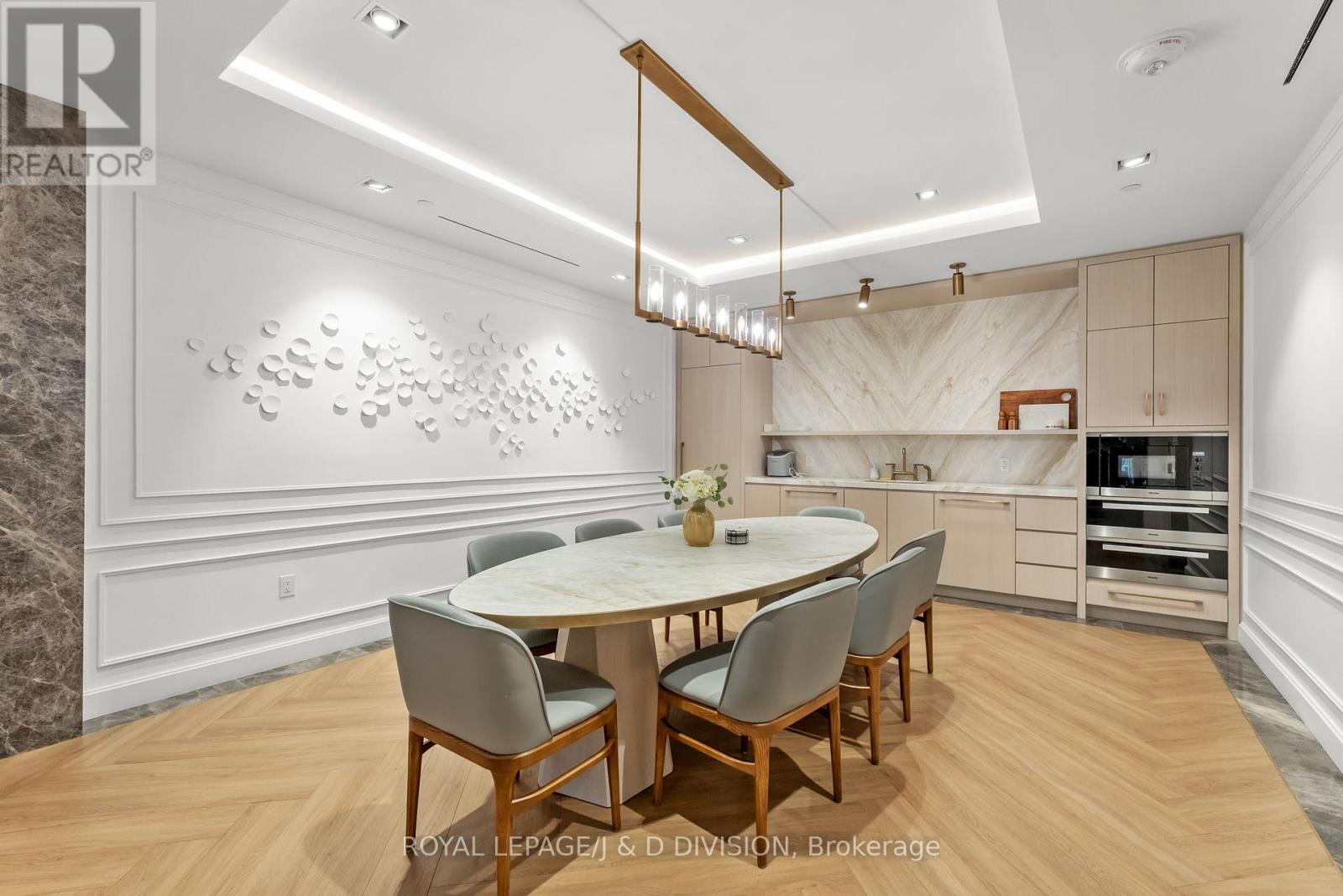 #710 1 STRATHGOWAN AVENUE - 27
