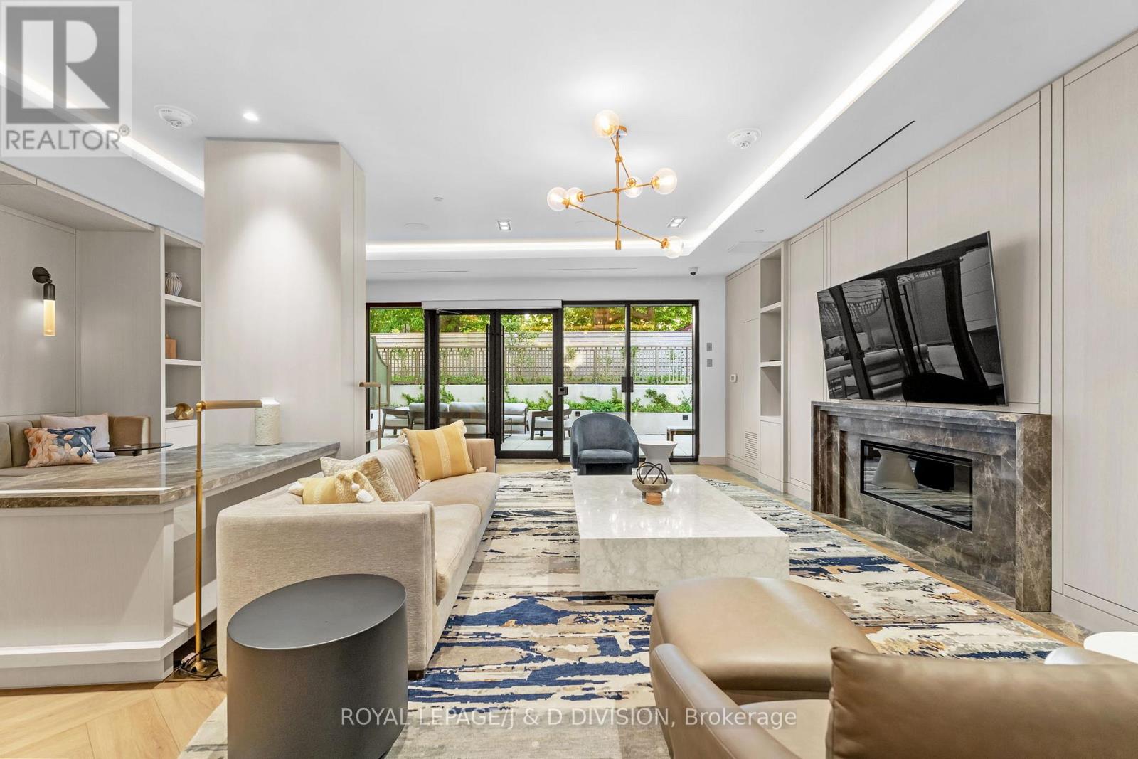 #710 1 STRATHGOWAN AVENUE - 28