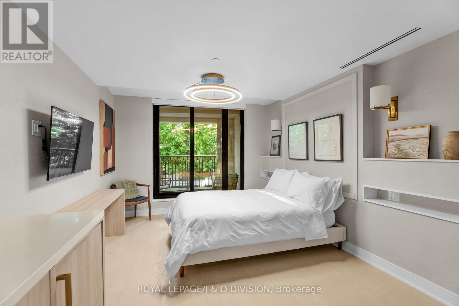 #710 1 STRATHGOWAN AVENUE - 30