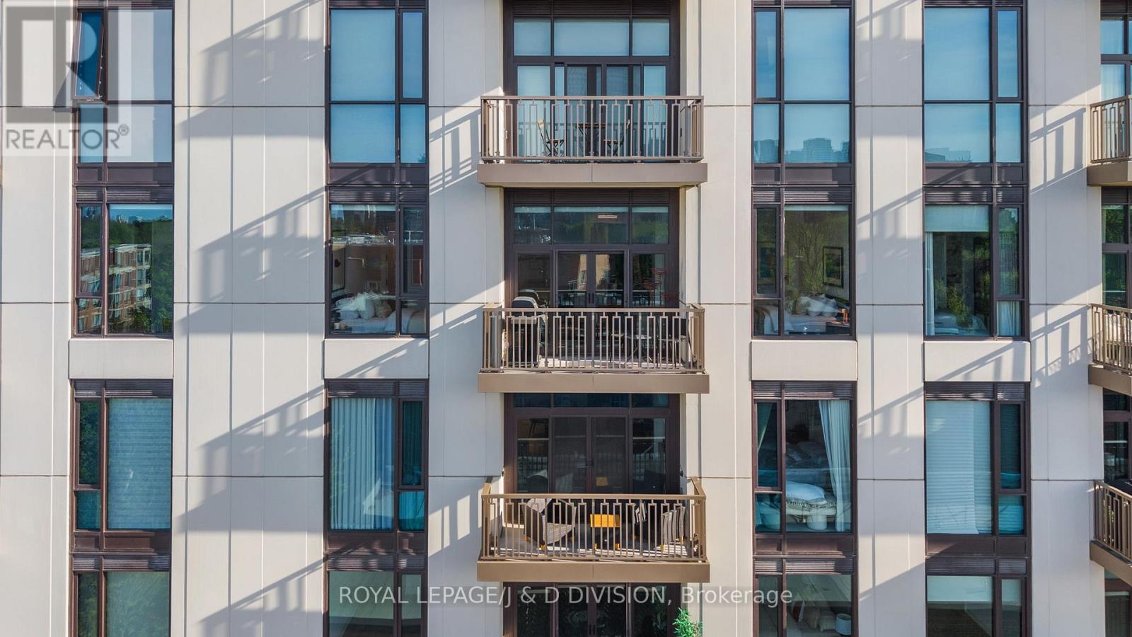 #710 1 STRATHGOWAN AVENUE - 34