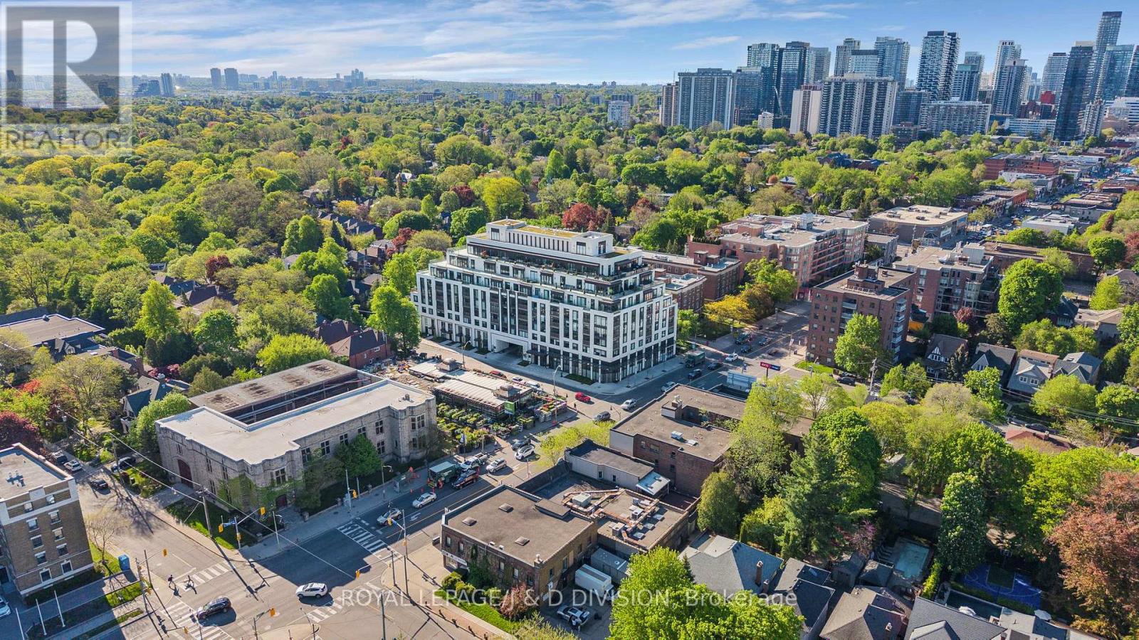 #710 1 STRATHGOWAN AVENUE - 35