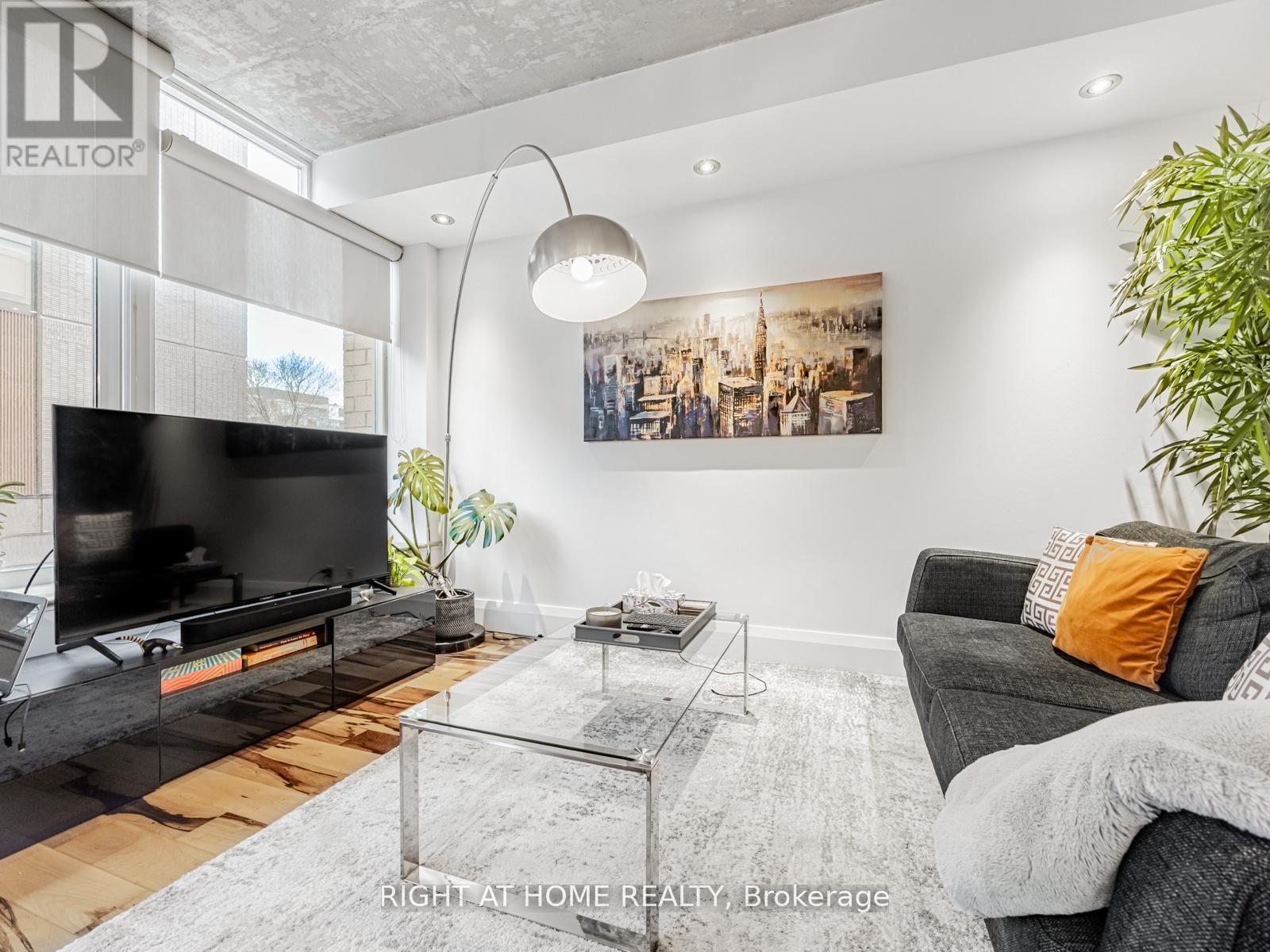 #405 50 CAMDEN STREET - 9