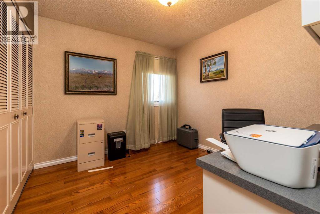 3003 51B Avenue — photo 23