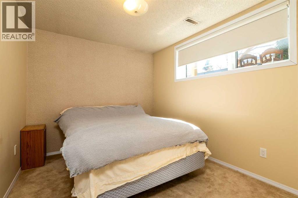 3003 51B Avenue — photo 32