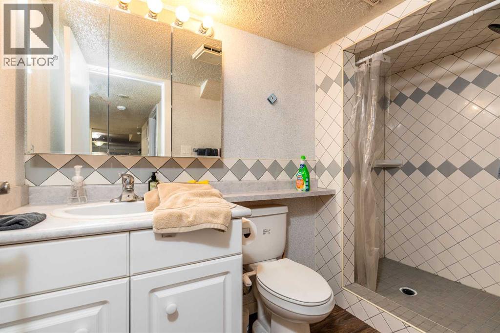 3003 51B Avenue — photo 34