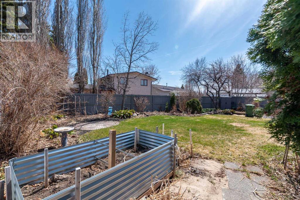 3003 51B Avenue — photo 39