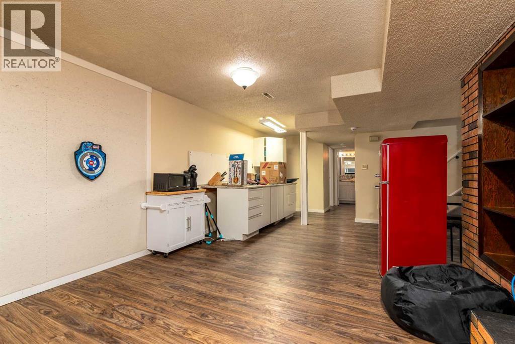 3003 51B Avenue — photo 30