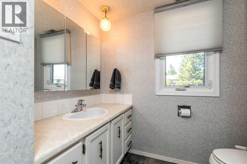 3003 51B Avenue — photo 26