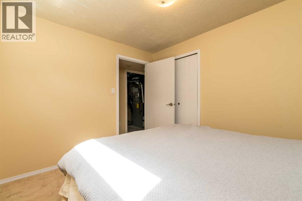 3003 51B Avenue — photo 33