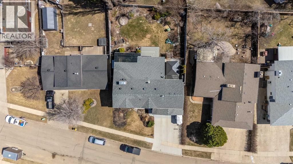 3003 51B Avenue — photo 46