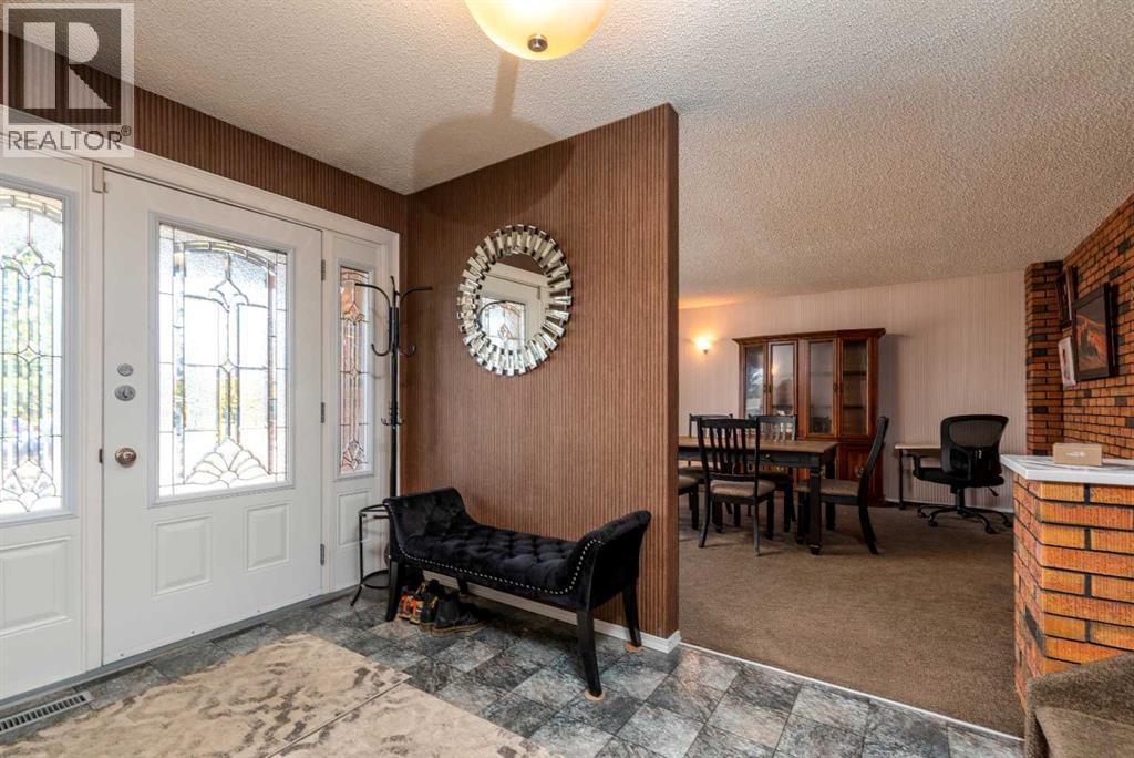 3003 51B Avenue - photo 3