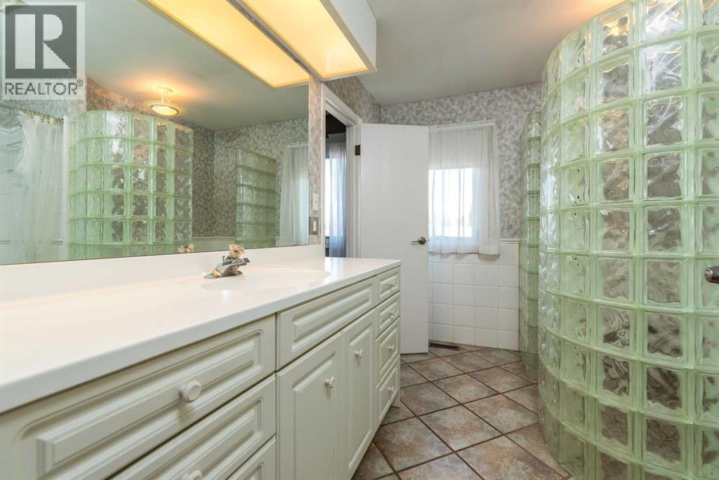 3003 51B Avenue — photo 22