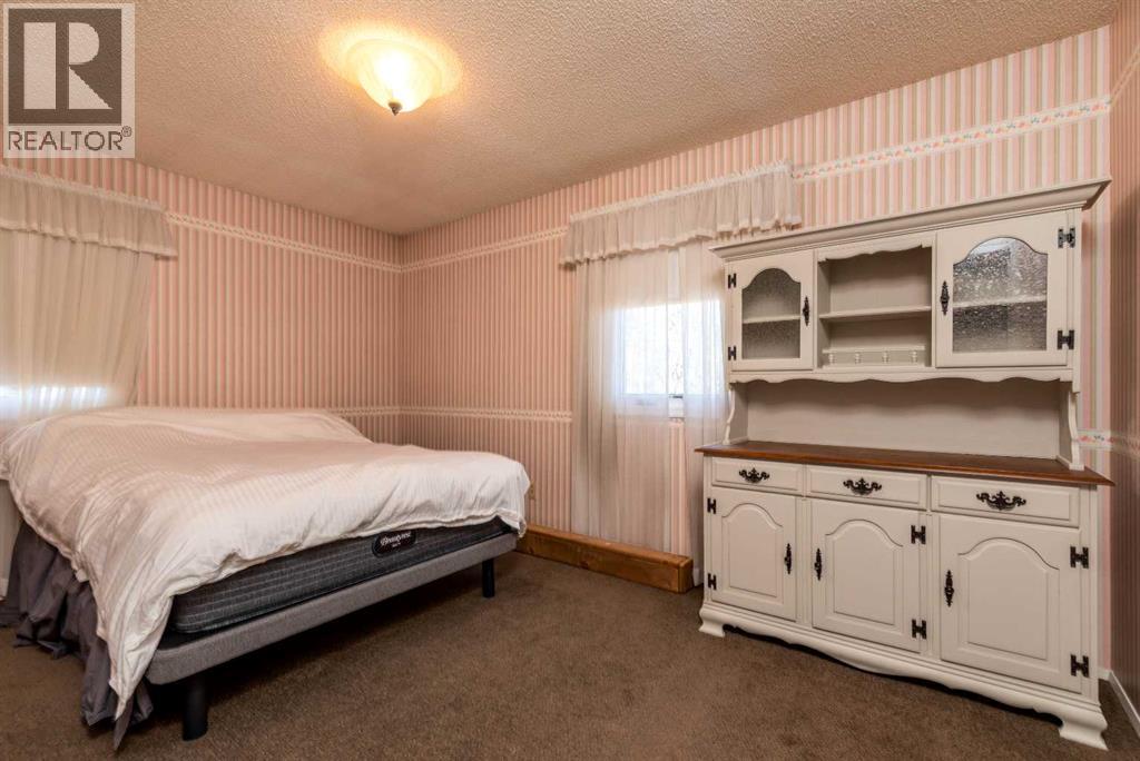 3003 51B Avenue — photo 24