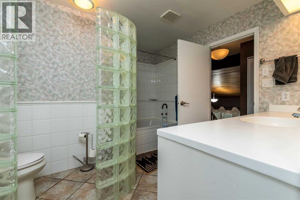 3003 51B Avenue — photo 21